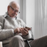monitorear a personas mayores IoT